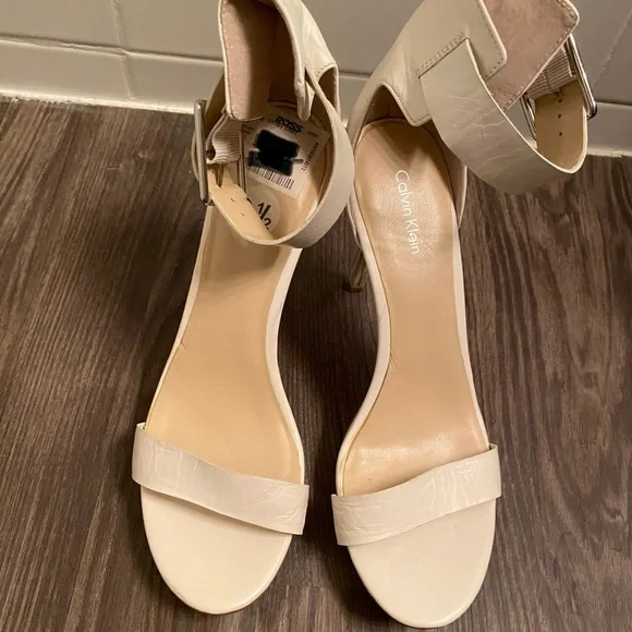 Calvin Klein Vivian heels 9.5 - Picture 2 of 8